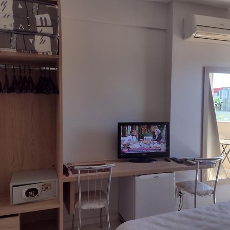Golden Dolphin Express Aparthotel Caldas Novas Exterior photo