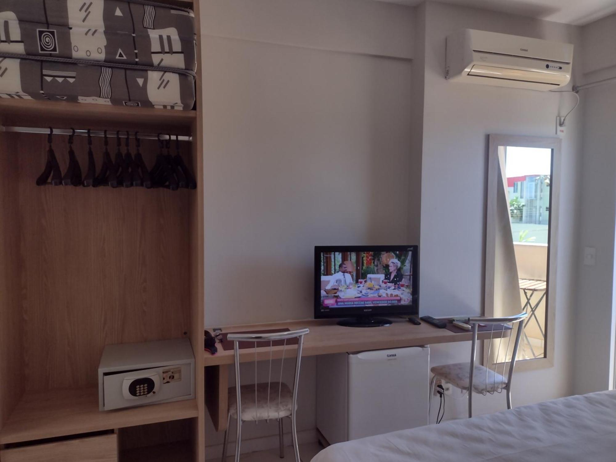 Golden Dolphin Express Aparthotel Caldas Novas Exterior photo